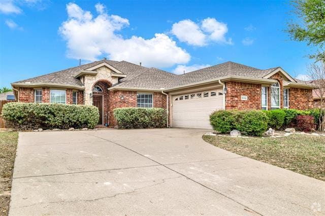 Building Photo - 15742 Bull Run Dr Rental