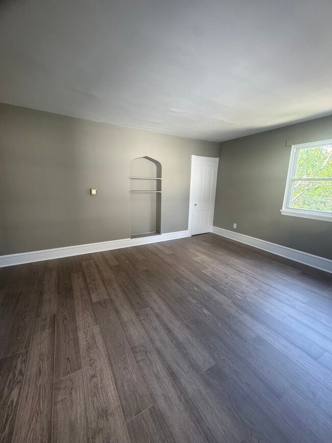 131 S Maple Ave