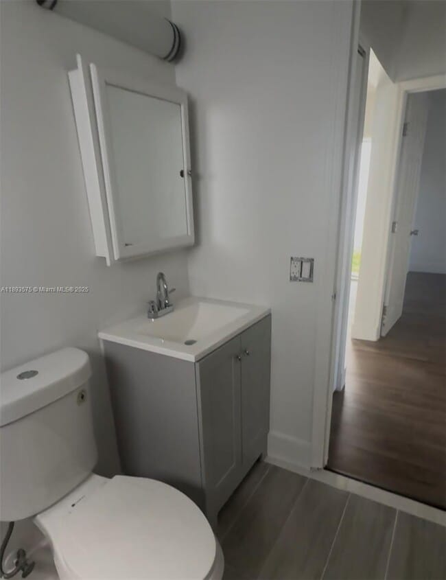 Photo - 2046 SW 7th St Unidad 1