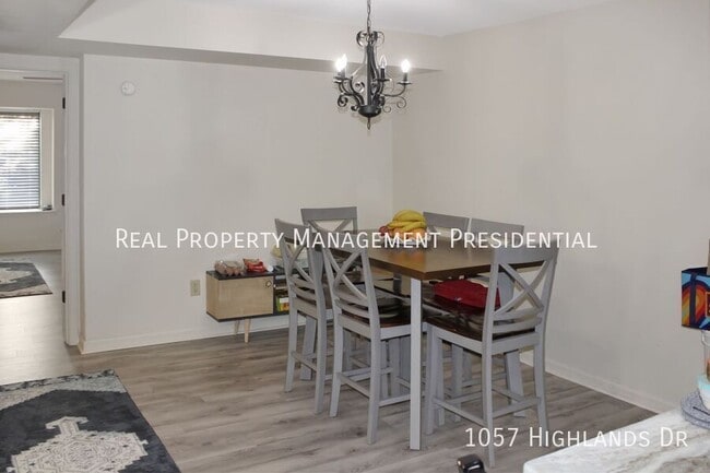Photo - 1057 Highlands Dr