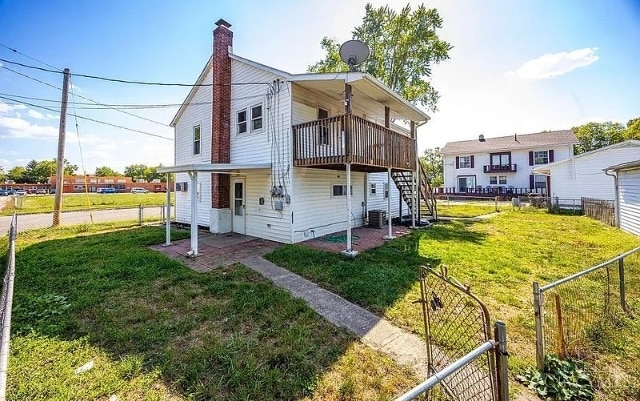 Building Photo - 105 Chestnut St Unit B