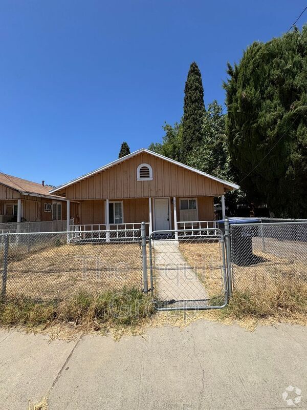 Building Photo - 928 W Goshen Ave Rental
