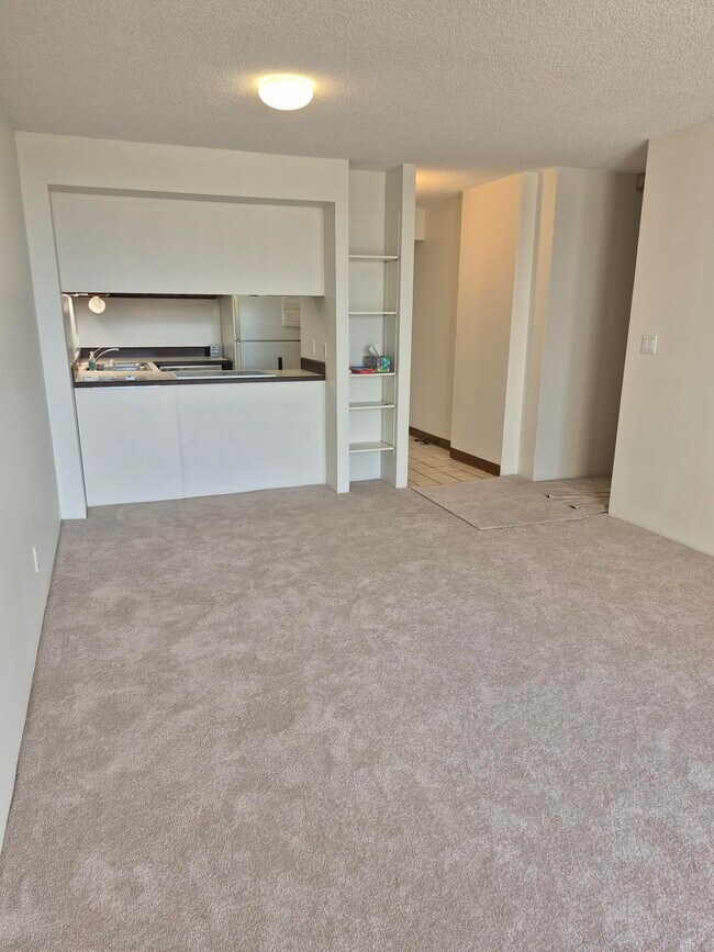 Living room, dining area - 3138 Waialae Ave Unit 1012