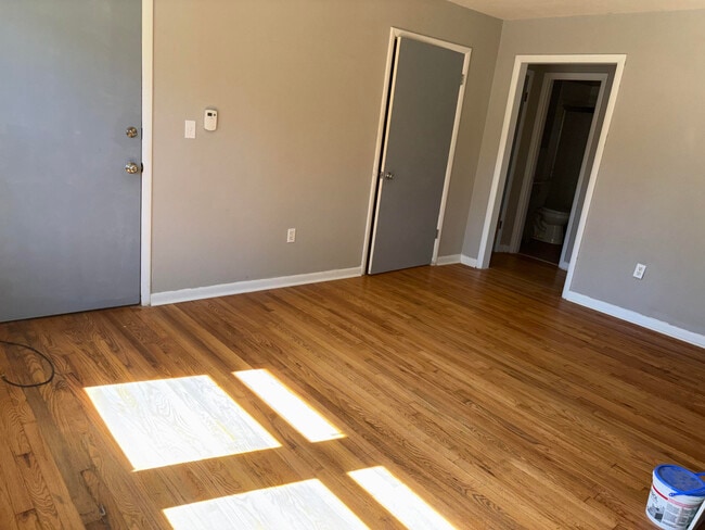 Photo - 1411 Lowe St