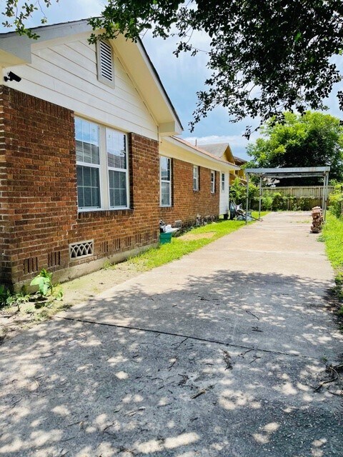 Photo - 6950 Avenue L Casa