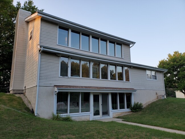 Photo - W269S8475 Alpine Dr