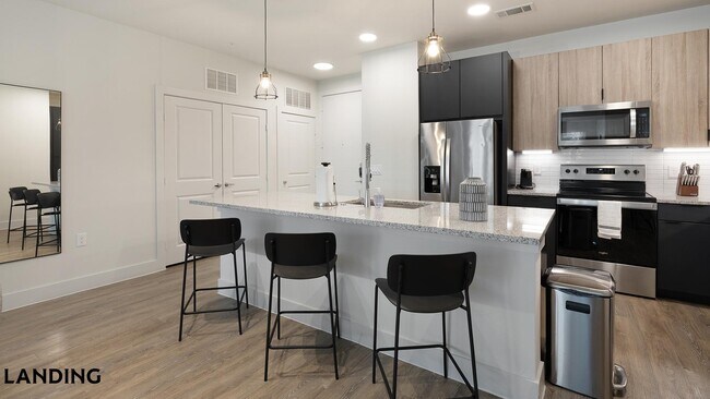 502 E College St Unit 141