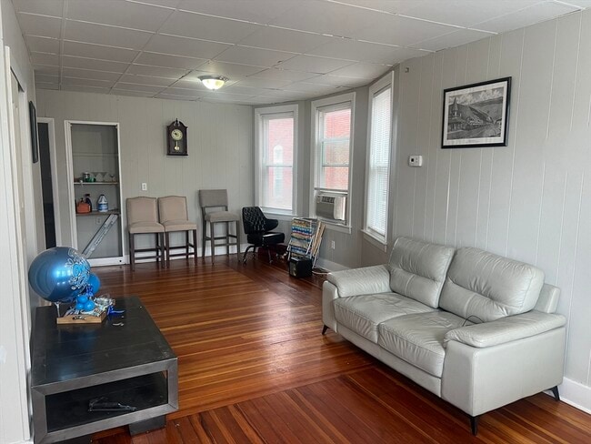 Photo - 211 Chestnut St Unit 2