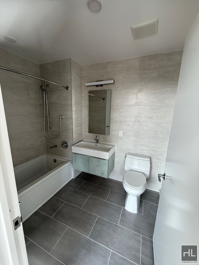 Photo - NORTHERN BOULEVARD Unit 8E