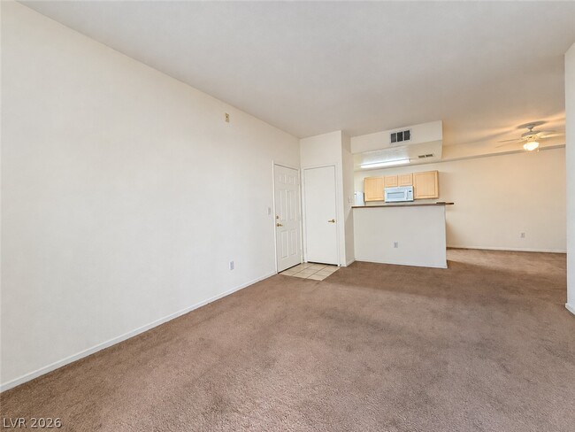 8250 N Grand Canyon Dr Unit 1090