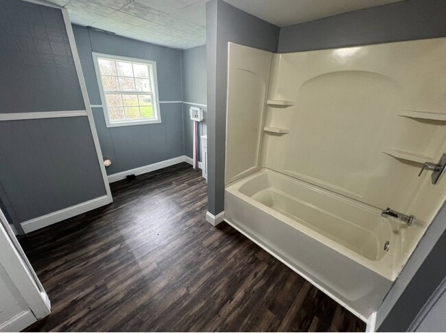 Photo - 431 Dryden Rd