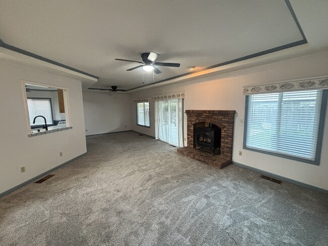 Photo - 1408 Seneca Pl