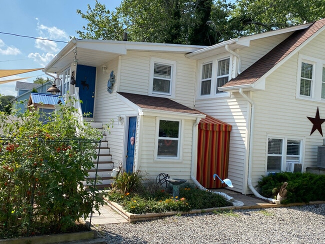 Building Photo - 2107 Main St Rental