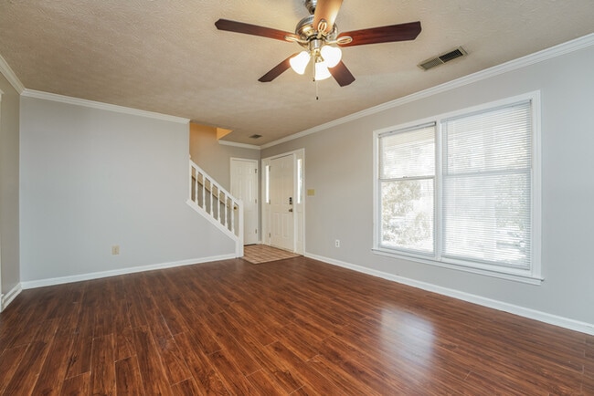 Photo - 629 Tahoe Cir SE