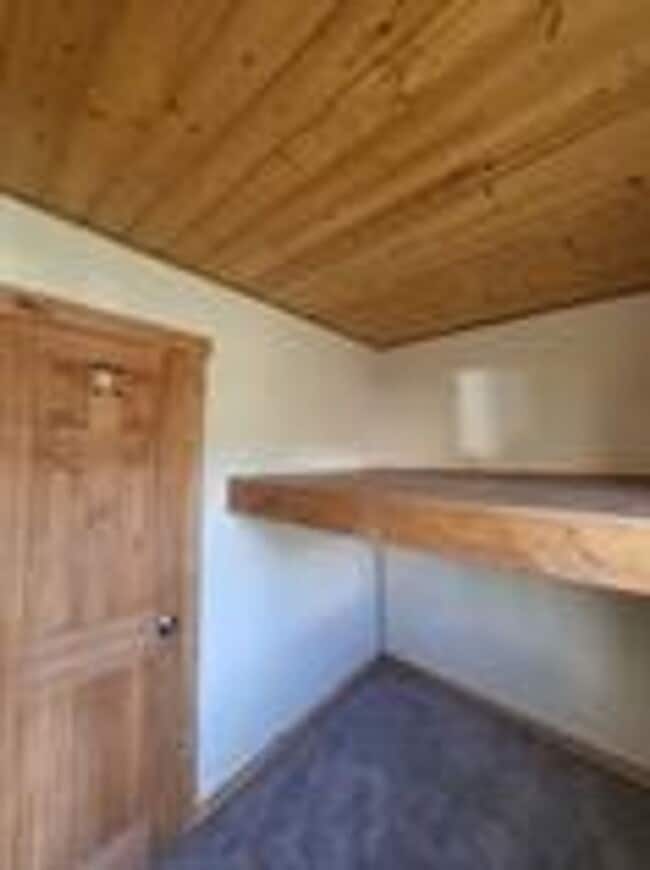 Building Photo - Balcony! In unit washer dryer! Bus route! Rental
