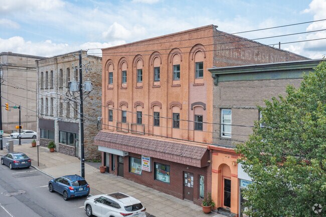 Near Signalized Intersection - 1838-1840 N Main Ave