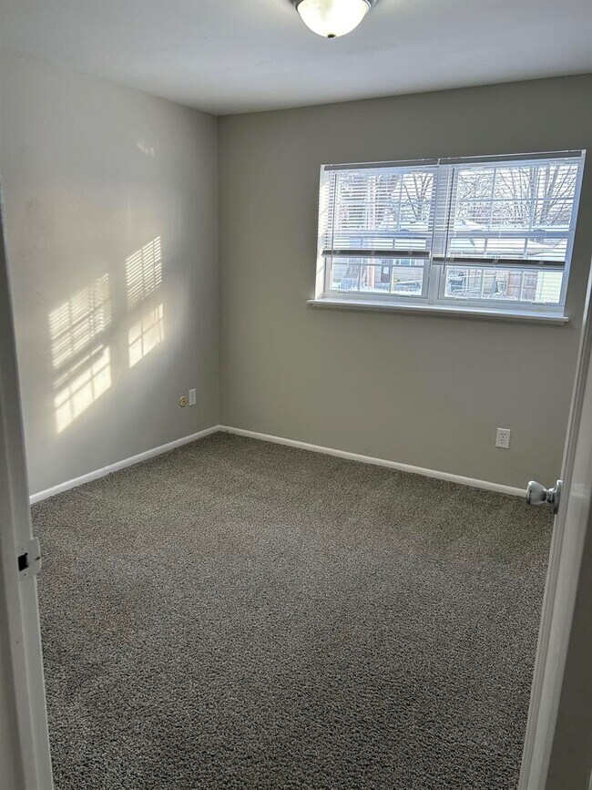 Photo - 228 E Oak Cliff Ct