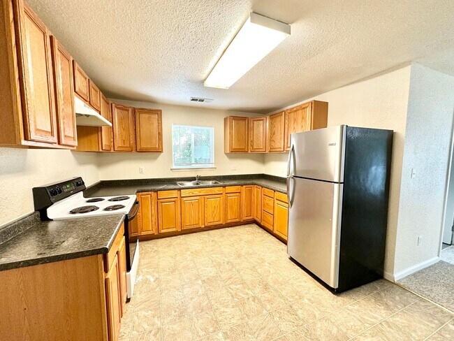 Photo - **Pre-Leasing for Summer 2026** Cute 2 Bed...
