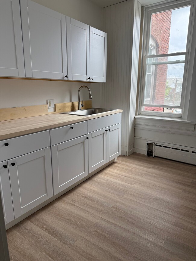 Photo - 269-271 S Washington St Unit 3