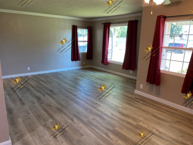 Photo - 1173 E Sierra Ave