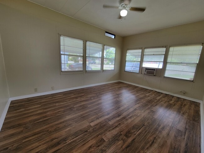 Photo - 2021 17th St