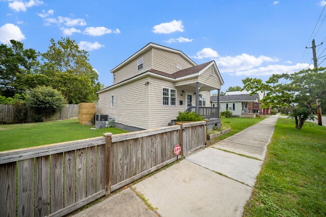 Photo - 1109 Orange St