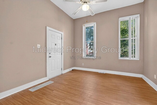 Photo - 3241 S Jefferson Ave Unit 3243