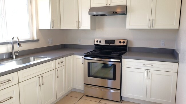 Building Photo - 7449 - Unit B