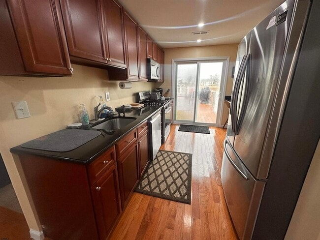 Photo - 2019 Kuehnle Ave