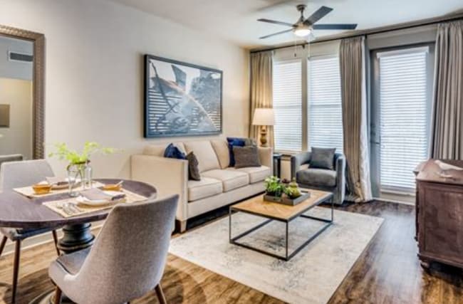 Photo - 926 E. 15th-77744 Unidad 77744