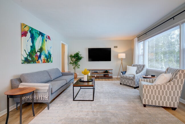 Photo - 834 Oregon St