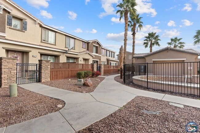 Photo - 315 Breezy Pl Unit 4