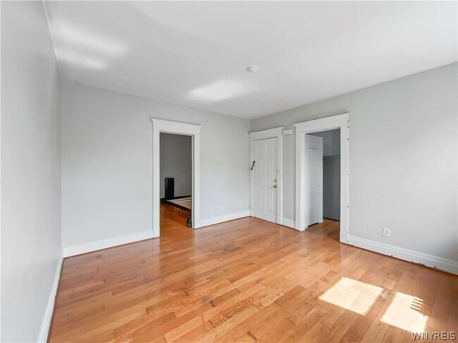 1363 Delaware Ave