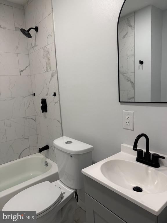 Photo - 703 W Huntingdon St