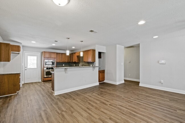 Building Photo - 5251 Pomander Rd Rental