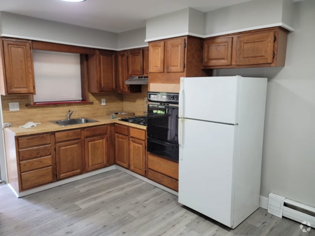Building Photo - 1169 E 224th St Rental