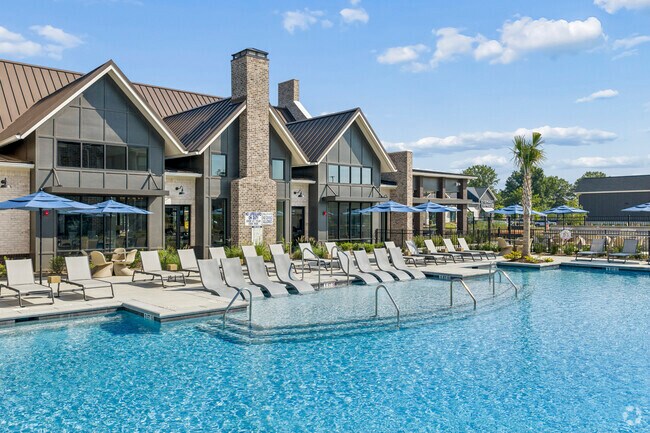 Resort-Style Pool & Sun Deck