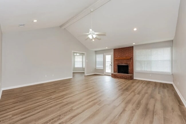 Photo - 1712 Lewis Trail