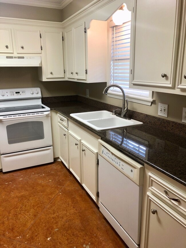 Photo - 2 bed, 1.5 bath in Brandon!