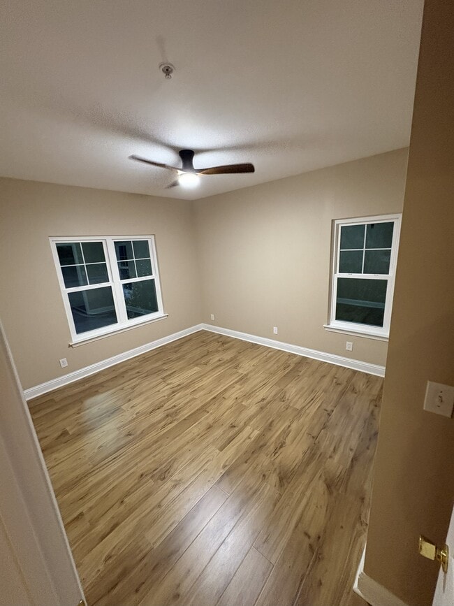 Photo - 3323 Town Creek Cir