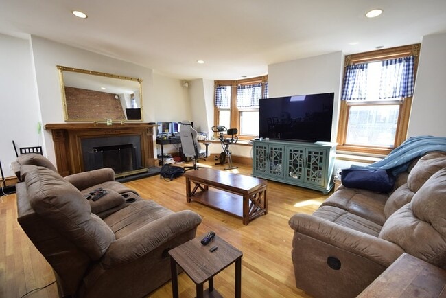 Photo - 17 Holyoke St Condo Unit 4