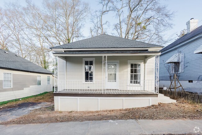 Building Photo - 205 W Cherry St Rental