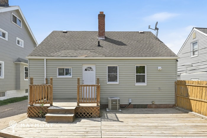 Photo - 5167 Thomas St