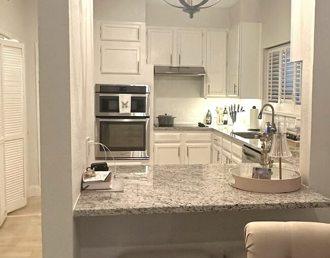 Building Photo - 8103 N New Braunfels Ave #5 Unit Oak Park Condominiums #5