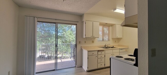 Photo - 1631 Bramble Pl Unit 4