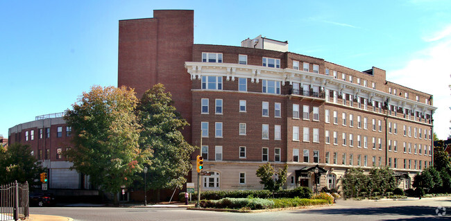 One Monument Avenue - One Monument Avenue Apartments