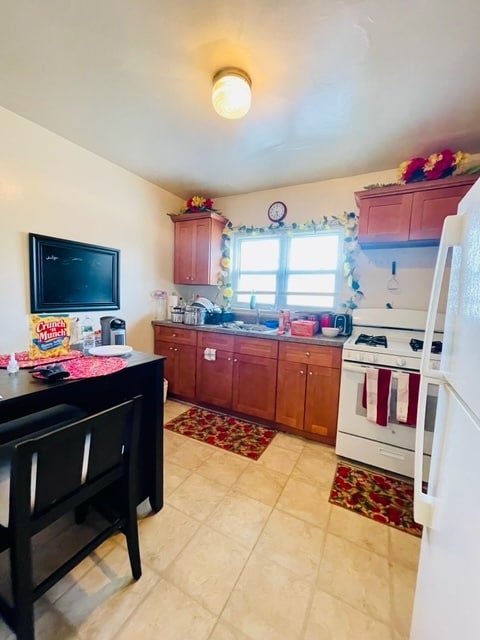 Photo - 135 Washington Ave Unit top floor