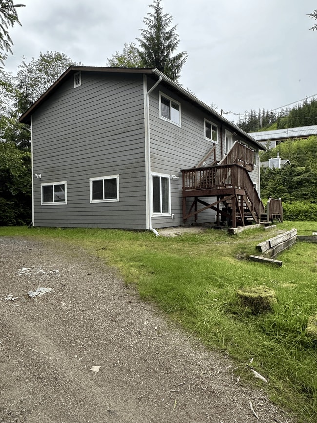 Building Photo - 1227 Black Bear Rd Unit 1227
