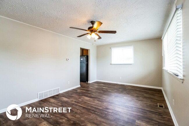 Photo - 1689 Geraldine Ave
