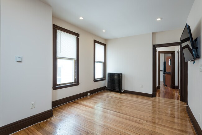 702 State St Unit 1